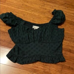 Hollister Women's hunter green cropped Blouse